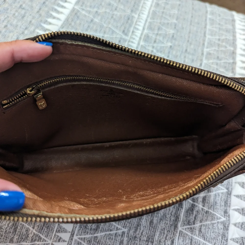 Authentic Louis Vuitton Clutch - Marley Dragonne   cosmetics, toiltery - Picture 7 of 14